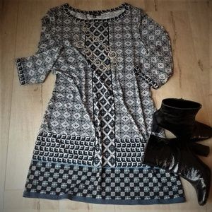 Max Edition - Fun shift dress with various print!